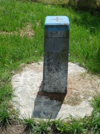 Hraniční kámen v Kukli z české strany