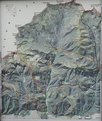 Mapka Doliny Kościeliska, žlutě značený okruh s Dračí jeskyní je uprostřed
