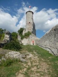 Věž paláce při pohledu z 2. nádvoří