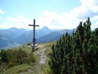 Druhý kříž na konci hřebenu Gaisbergu