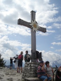 Kříž na Kehlsteinu z přední strany