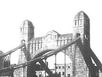 Výřez z historické fotografie - detail věžiček a zdiva nad klenbou