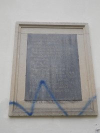 Deska na zdi kostela, pohřbení od konce 18. do poloviny 19. století