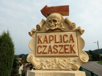 Czermna – kostnice neboli kaple lebek (Kaplica Czaszek)