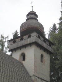 Věž v západní části kostela