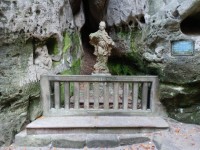Socha svatého Prokopa v Dračích skalách