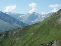 Vrcholy nad údolím Weissenbachtal, zoom