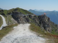 Pohled na vyhlídkovou plošinu, spojovací lávky a vyhlídku nad nimi