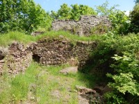 Zbytky z hradu Rogowiec