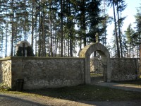 Hřbitůvek s hrobkou rodu svobodných pánů Dalbergů