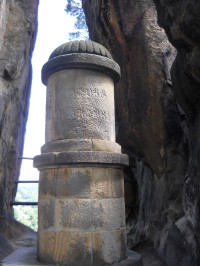 Vranov - skalní oltář