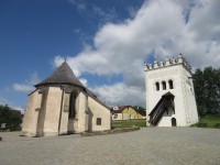Strážky - kostel se zvonicí
