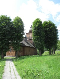Vyšný Komárnik – dřevěný řeckokatolický chrám svatých Kosmy a Damiána