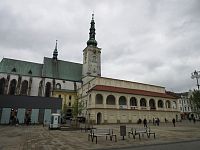 Bývalá radnice a kostel Povýšení sv. Kříže