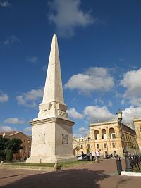 Obelisk na náměstí Plaça des Born