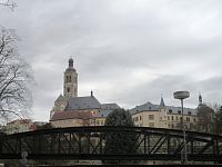 Železniční most s kostelem sv. Jakuba