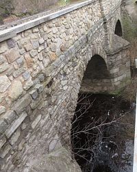 Kamenný most přes Vrchlici