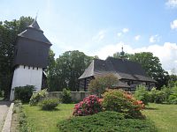 Slavoňov - dřevěný kostel sv. Jana Křtitele se zvonicí