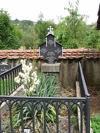 Stradonice - na hřbitově u kostela sv. Liboria