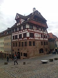 Na náměstí Beim Tiergärtentor - Albrecht Dürer Haus