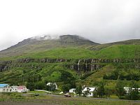 Seyðisfjörður - tam někde je ten ozvěnový památník