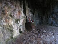Uměle vytvořená jeskyně s Ottovo pramenem
