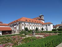 Česká Lípa - klášter se zámeckou zahradou