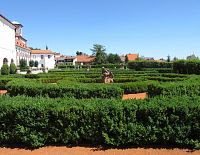 Česká Lípa - klášter se zámeckou zahradou