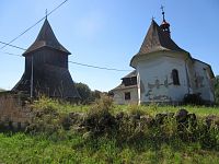 Vysočany - kostel sv. Markéty s dřevěnou zvonicí