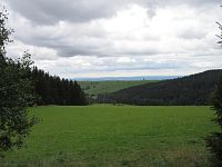 Pohled do údolí Divoké Orlice a na Bukovohorskou hornatinu