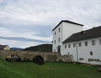 Branná - zámek - bývalý vstup do zámku