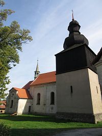 Žumberk - zvonice s kostelem Všech svatých