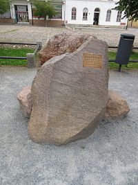 Vidnava - Mírové náměstí - bludné kameny