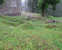 Kaple sv. Anny - ještě jeden poslední pohled na zarůstající ruiny