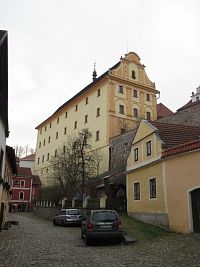 Ulice Parkán - zase vidíme bývalou jezuitskou kolej