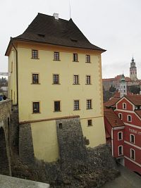 Horní ulice - regionální muzeum - bývalá jezuitská kolej