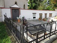 Mladějov - hrob Františka Josefa Gerstnera