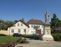 Orlík nad Vltavou-Staré Sedlo - socha sv. Prokopa na náměstí