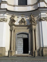 Veselí nad Moravou - kostel Andělů strážných