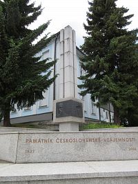 Valašské Klobouky - památník československé vzájemnosti na Masarykovo náměstí