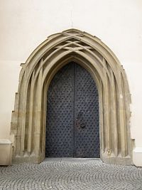 Vyškov - kostel Nanebevzetí Panny Marie -původní jižní portál