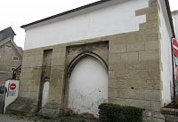 Torzo věžovité vstupní brány se zazděnými portály