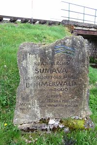 Nové Údolí - kamenný pomník KRAJINA ROKU ŠUMAVA