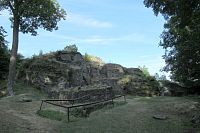 Ruiny středověkého hradu Sitno