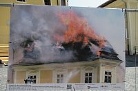 Základní umělecká škola hoří - takových  fotek je tam spousta