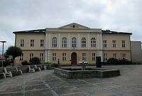 Budova bývalého piaristického gymnázia