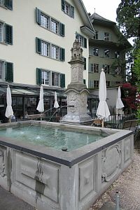 Mühlen platz - Neptunbrunnen