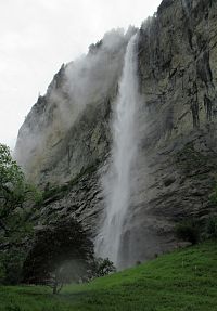 Lauterbrunnen - vodopád Staubbach