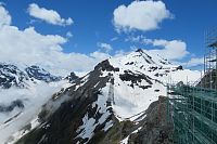 Jsme na mezistanici - Schilthorn teď vypadá zajímavěji než ráno