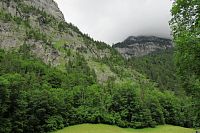 Poznáváme Švýcarsko - 2. den - odpoledne: údolí Lauterbrunnen - ledovcový, skalní vodopád Trümmelbach; Interlaken - prohlídka města (zámek, kostely, kasino)
